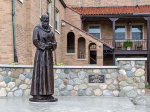 2018-07-30-solanus-statue-02-2