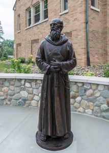 2018-07-30-solanus-statue-18-2